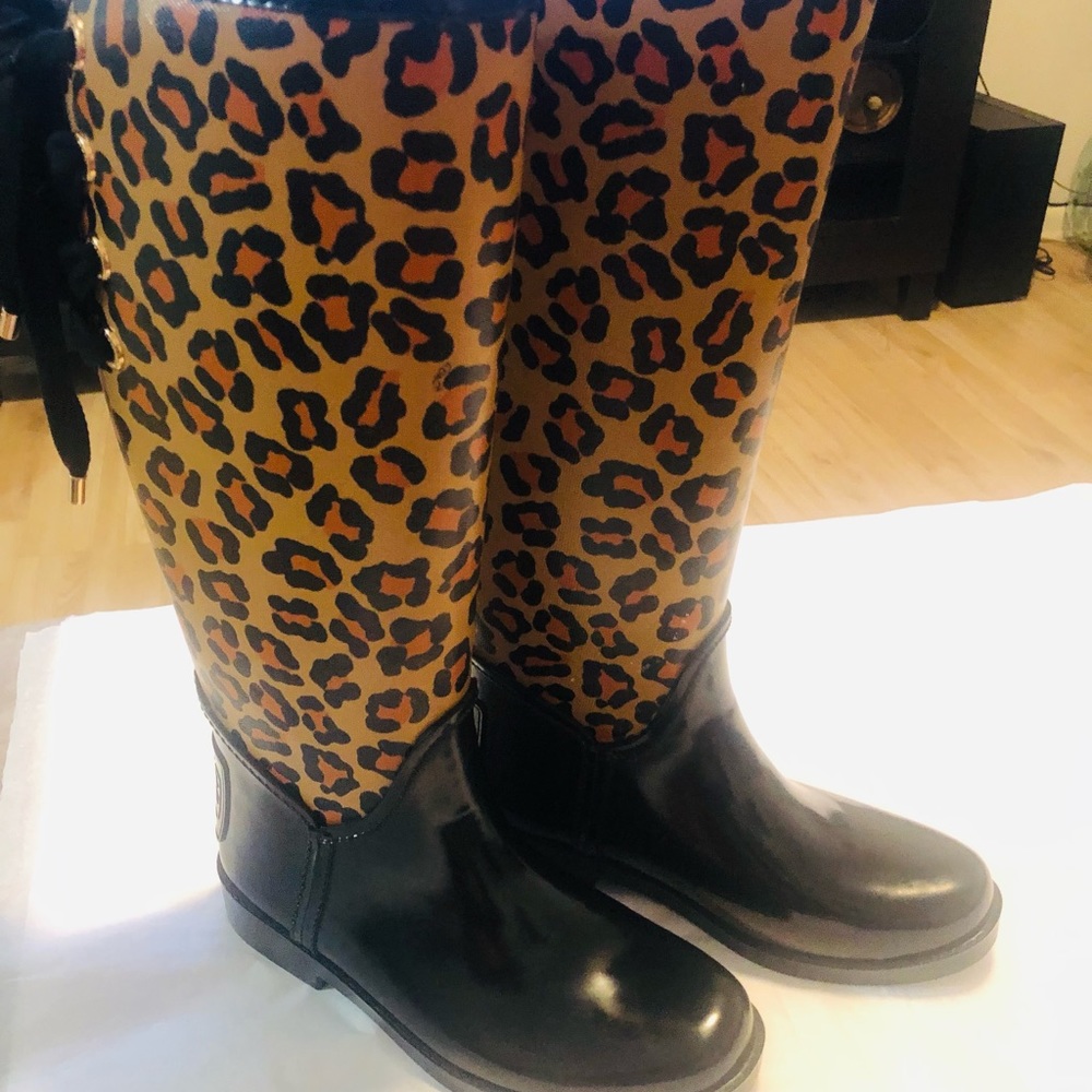 Coach Tristee Rubber Rain Boots Animal Print Size 6 Gem